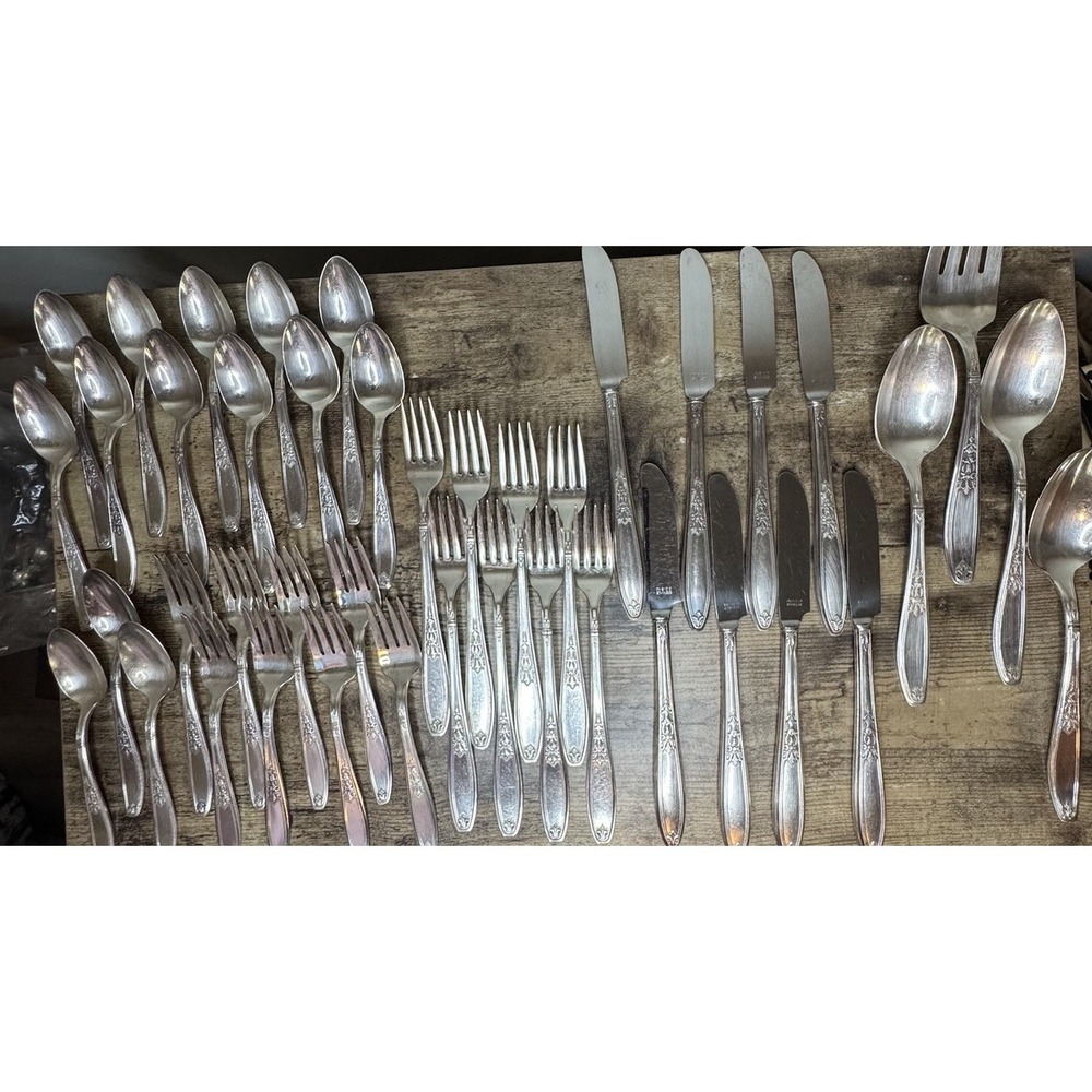 1847 ROGERS BROS IS SILVERPLATE FLATWARE SET AMBASSADOR 42 PIECES
